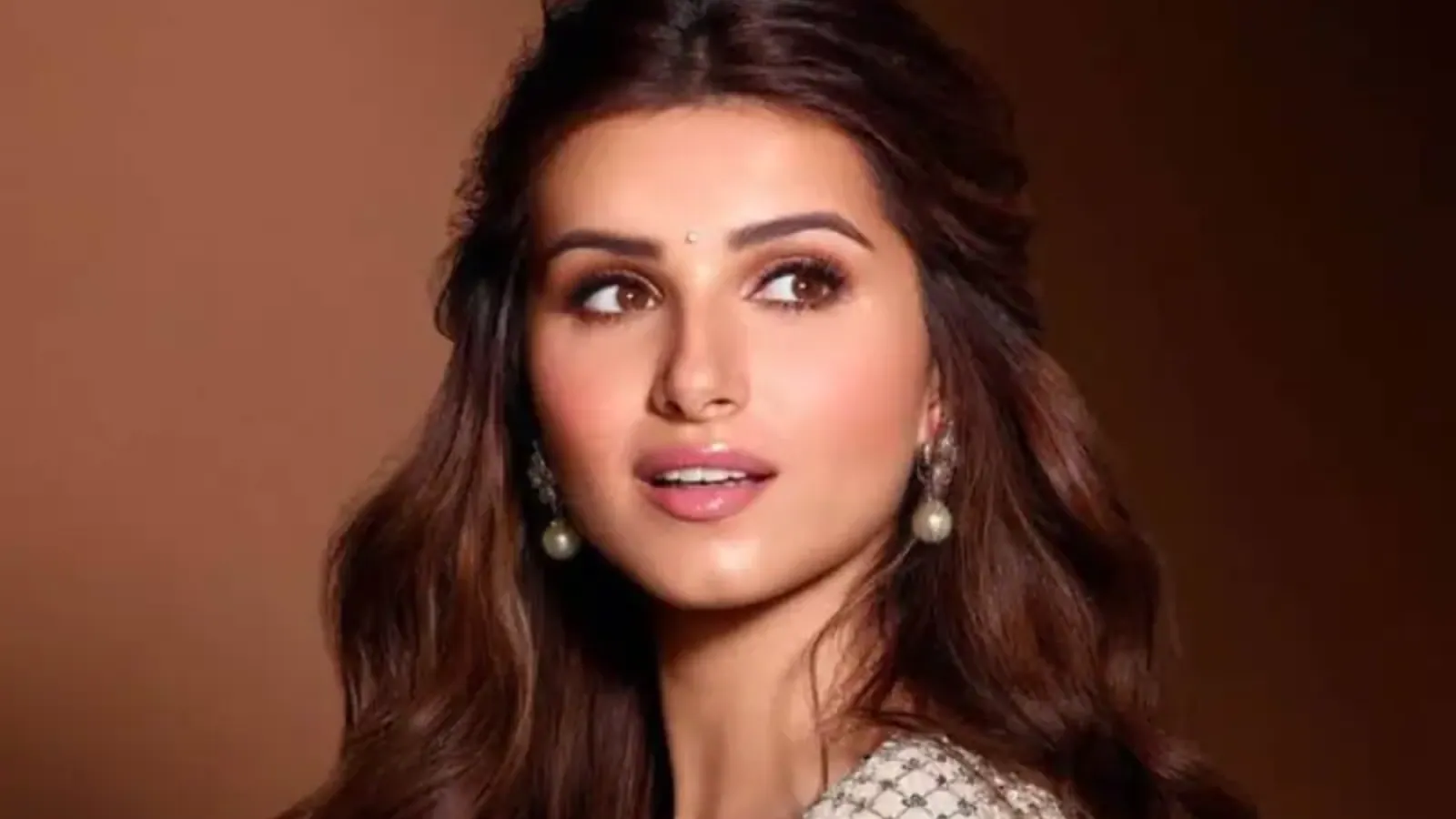 Wedding Season Styling Secrets: How To Keep Your Hair Perfect Through Every Event