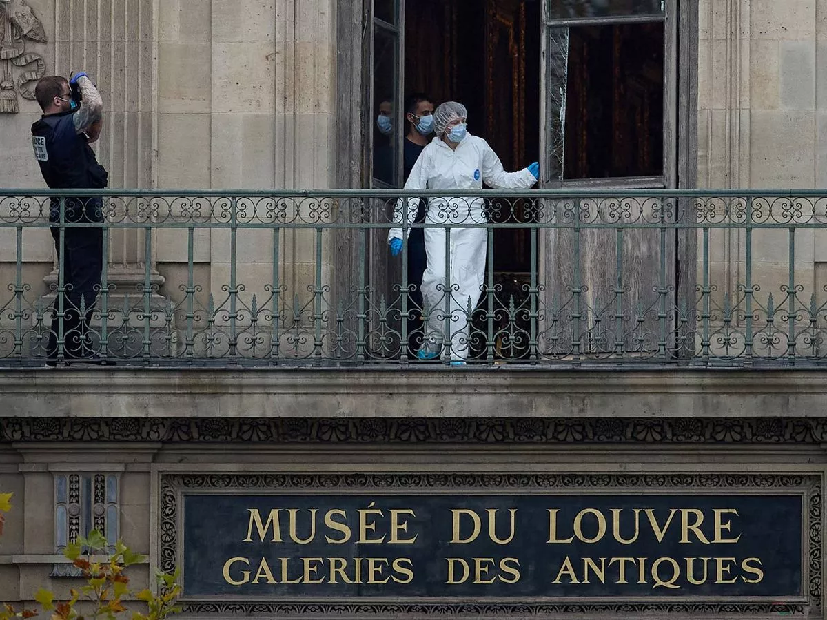 Louvre museum heist suspects arrested 'partially admit involvement'