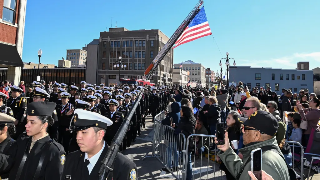 Aurora area plans events to honor Veterans Day