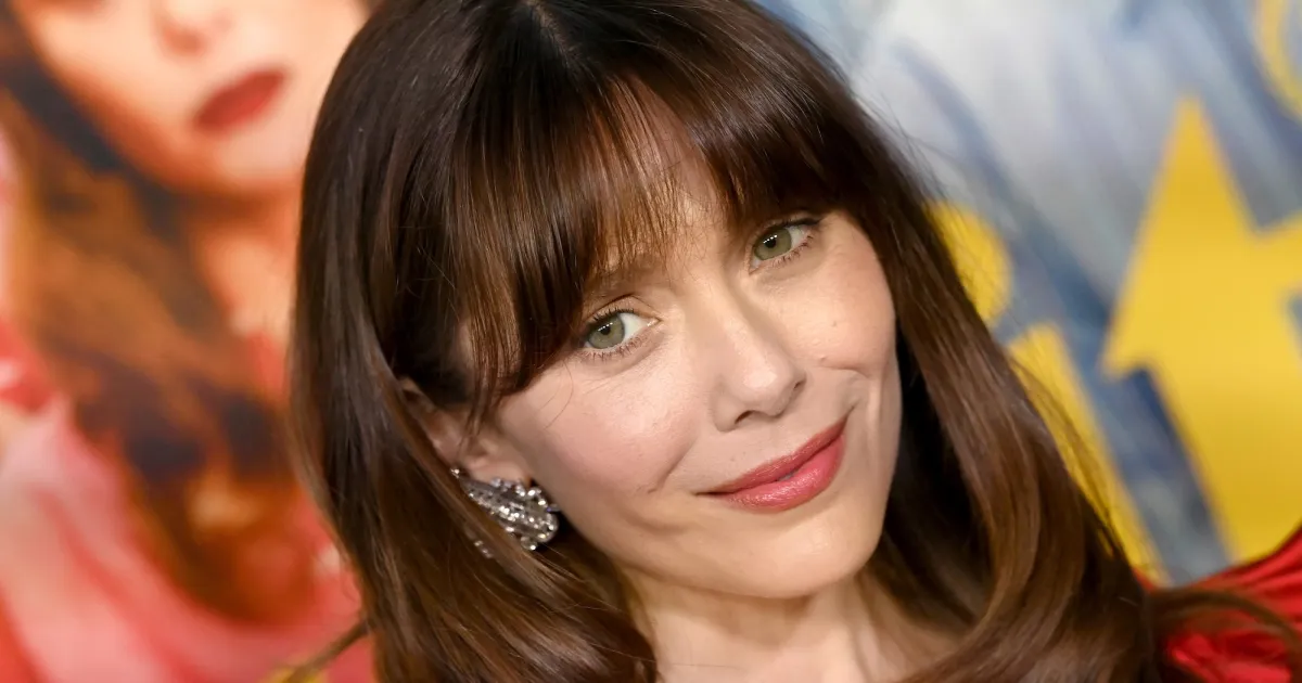 Elizabeth Olsen’s Simple Makeup Starts With This Tinted SPF