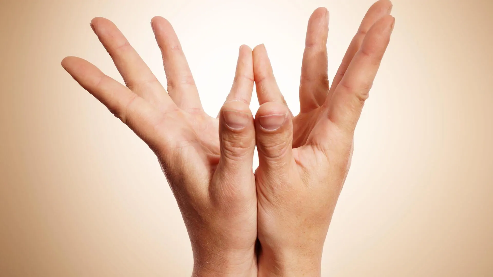 5 hand mudras that profoundly affect your well-being