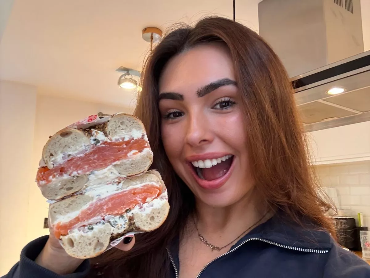 Family-run Papo’s Bagels in UK tops Deliveroo charts – I tried it and loved it