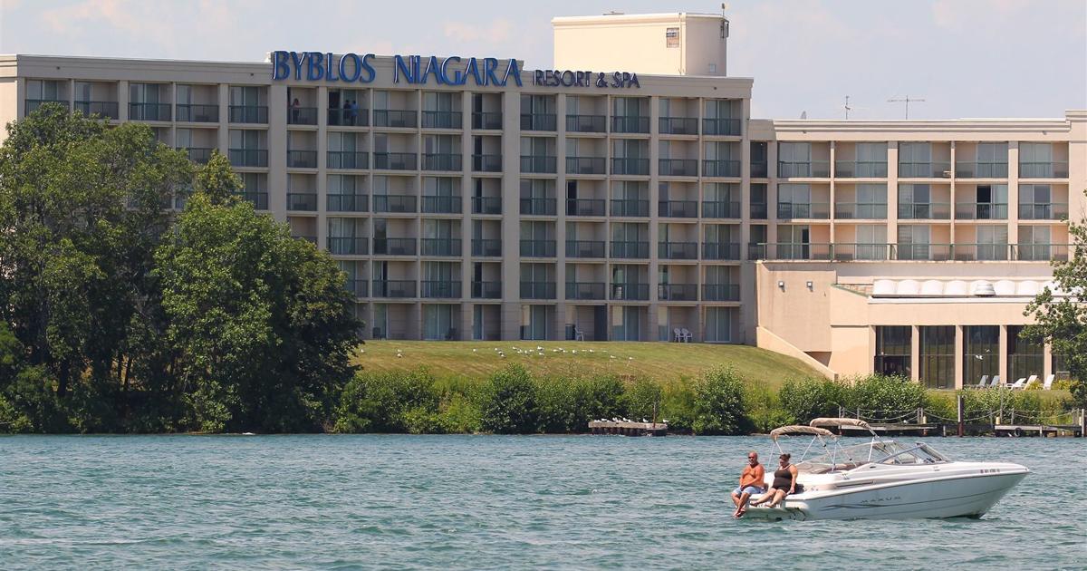 New buyers for GI Radisson would revive redevelopment plans