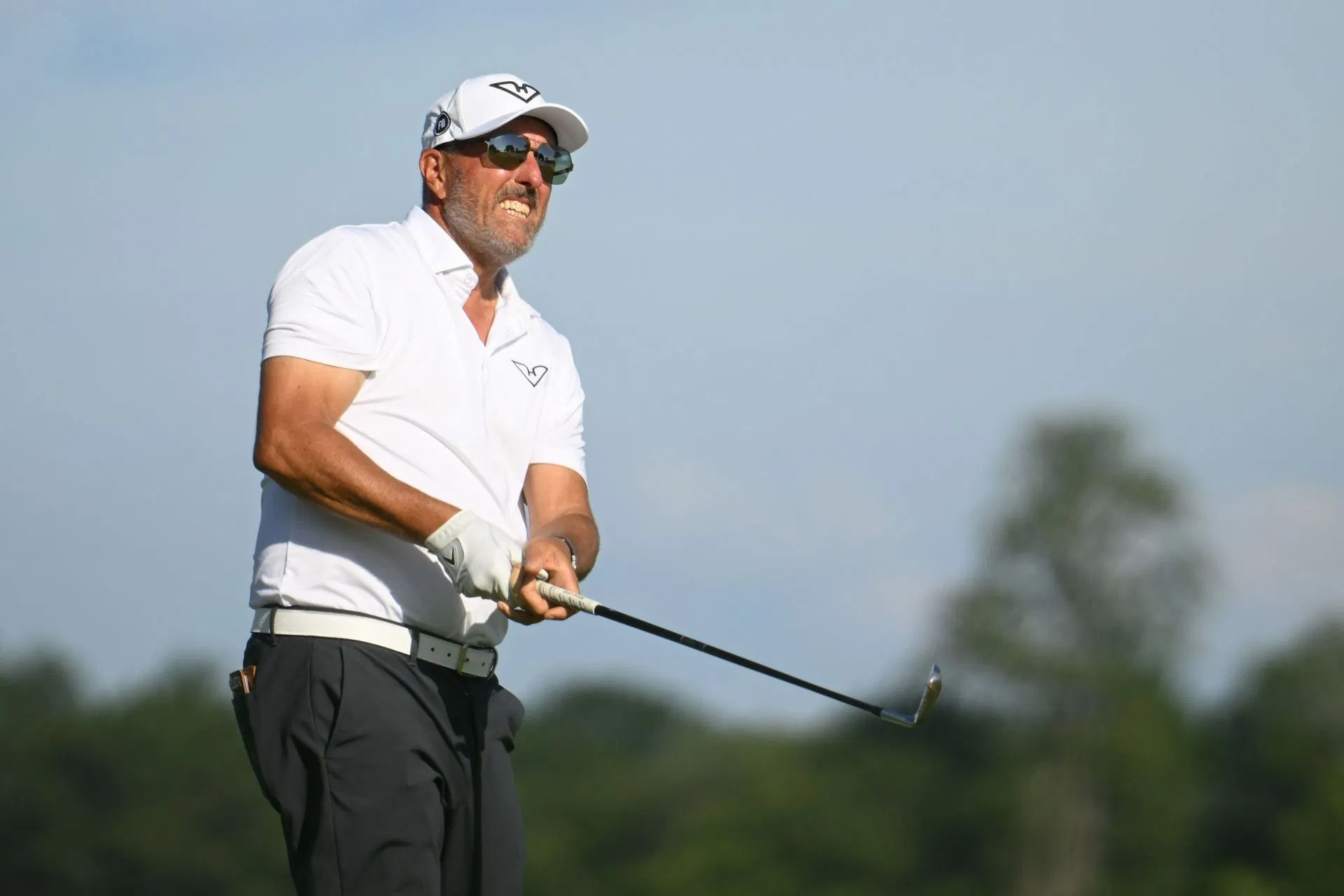 Phil Mickelson backs US Military to use "deadly force" in order to protect the country's border