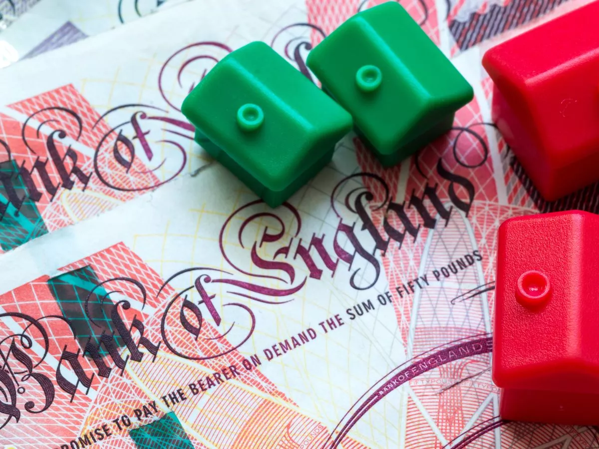 Rightmove issues update to mortgage holders as interest rates held at 4 per cent