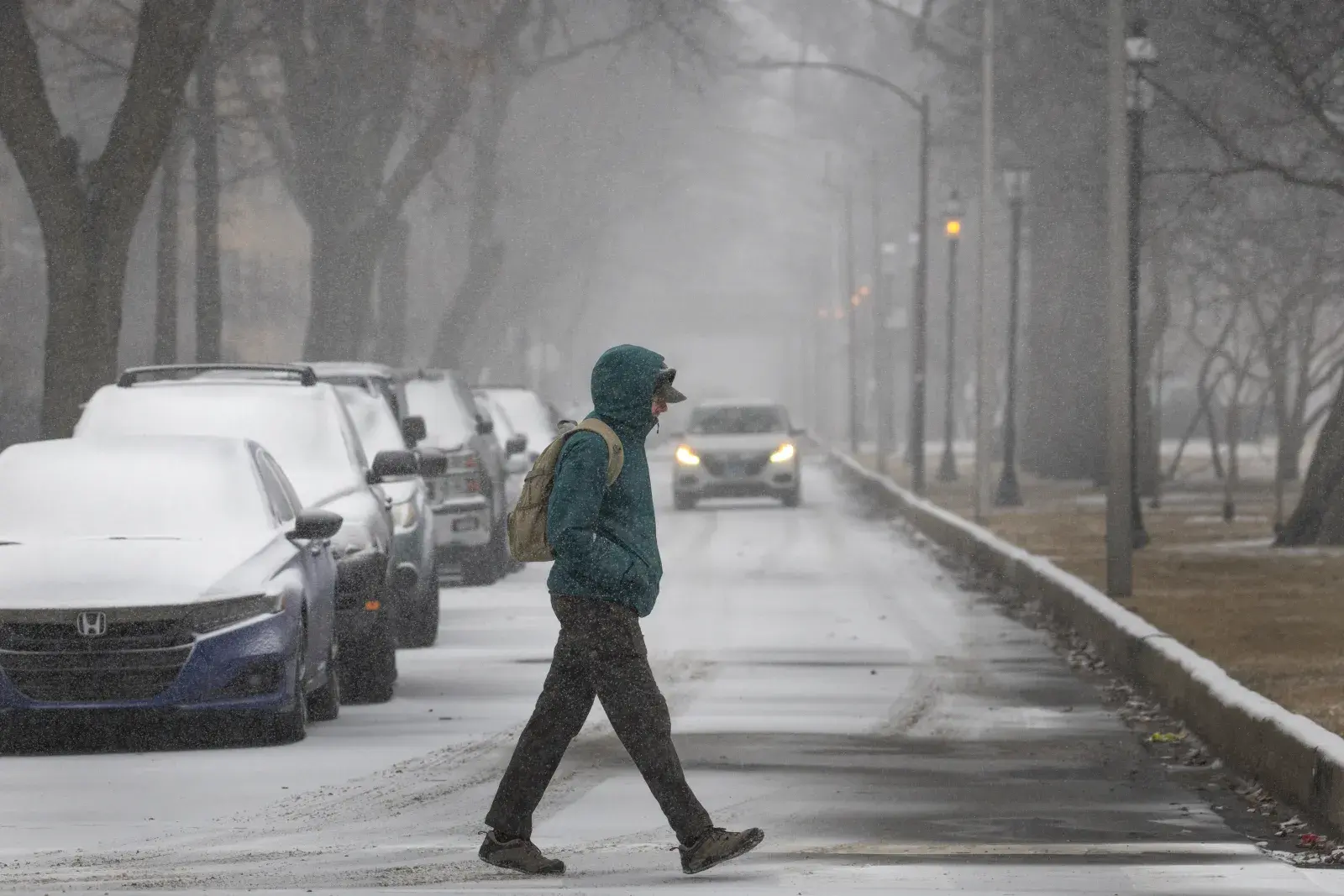 Winter storm warning: Heavy snow, travel chaos likely—live updates and tracker maps