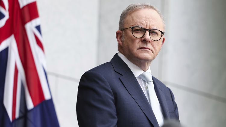 Government defends social ban for kids but admits it 'won't be perfect'