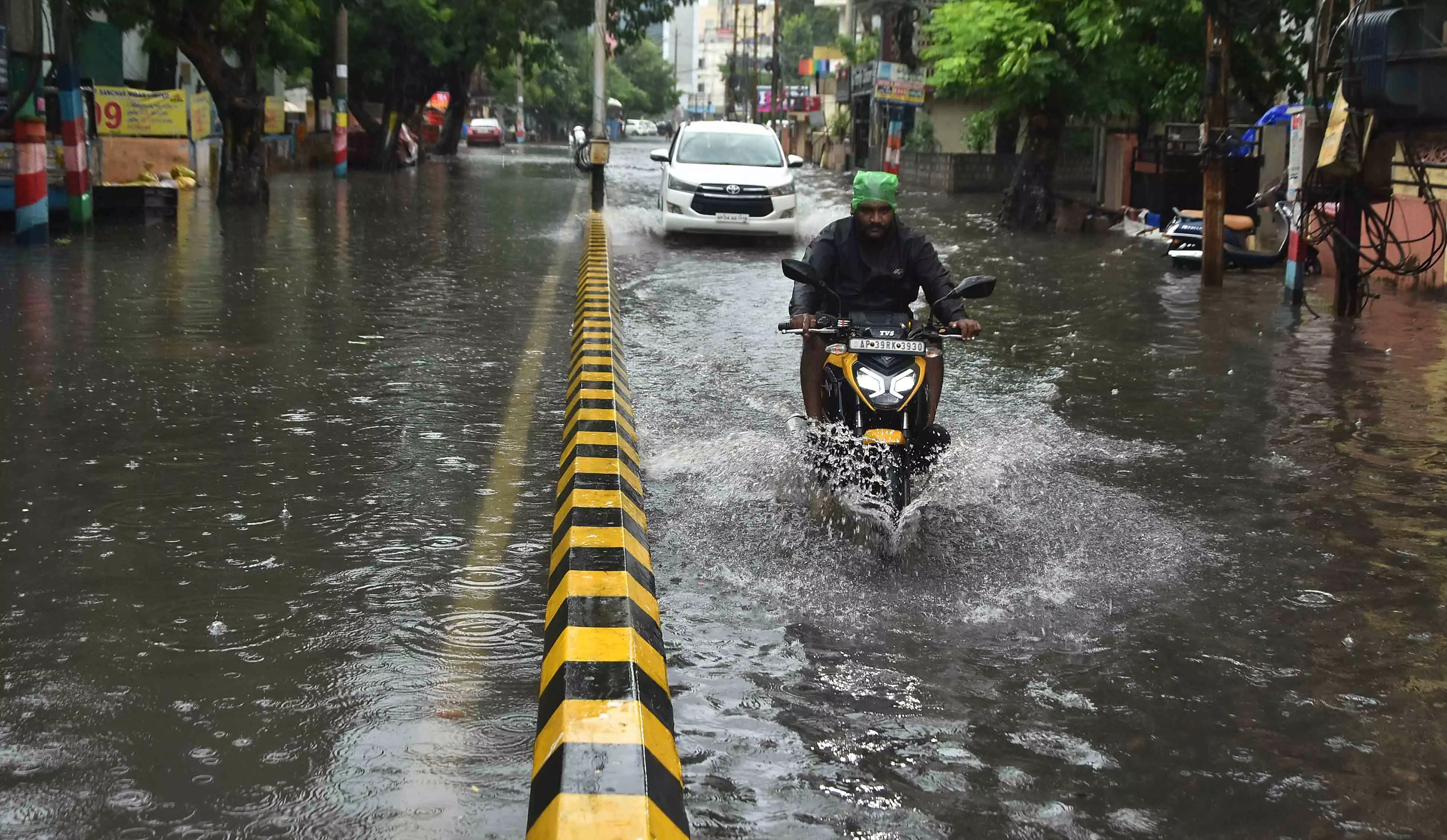 Road Traffic Hit Across AP As Cyclone Montha Leaves Trail Of Destruction