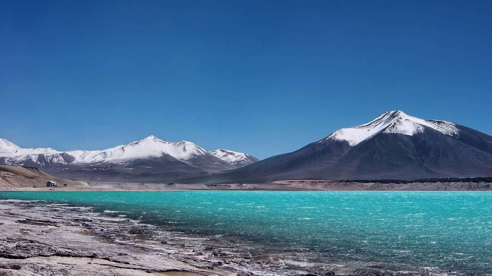 Exploring high-altitude lakes: A must in your travel bucket list