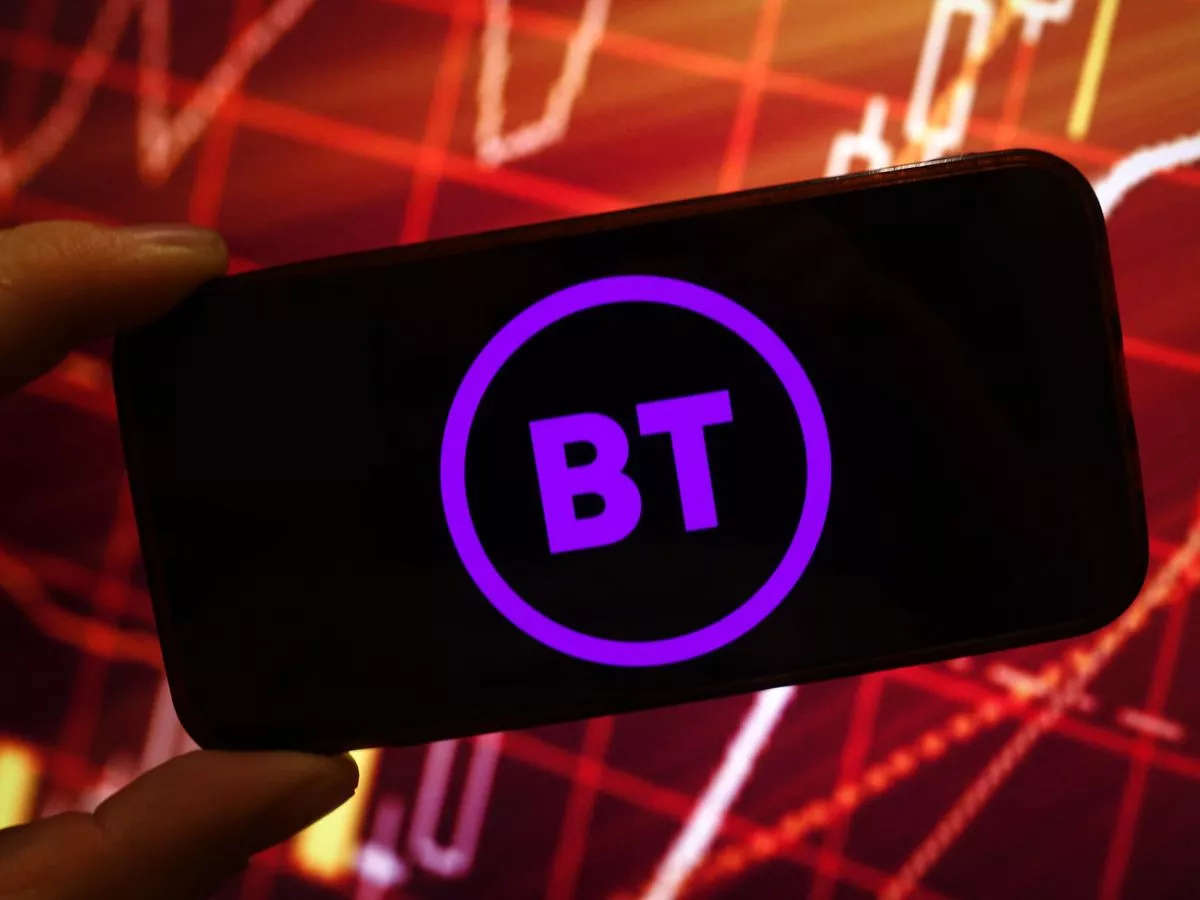 BT loses 242,000 broadband customers as another 5,000 jobs axed