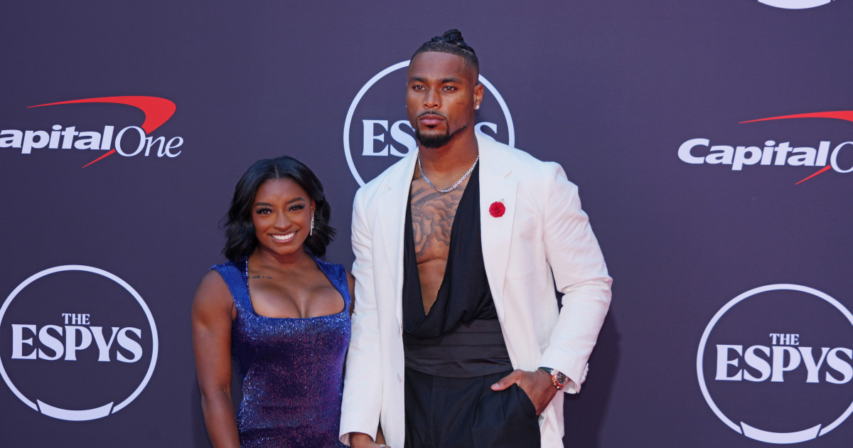 Jonathan Owens' Wife, Olympian Simone Biles, Makes Plastic Surgery Revelation Before Bears-Giants Game