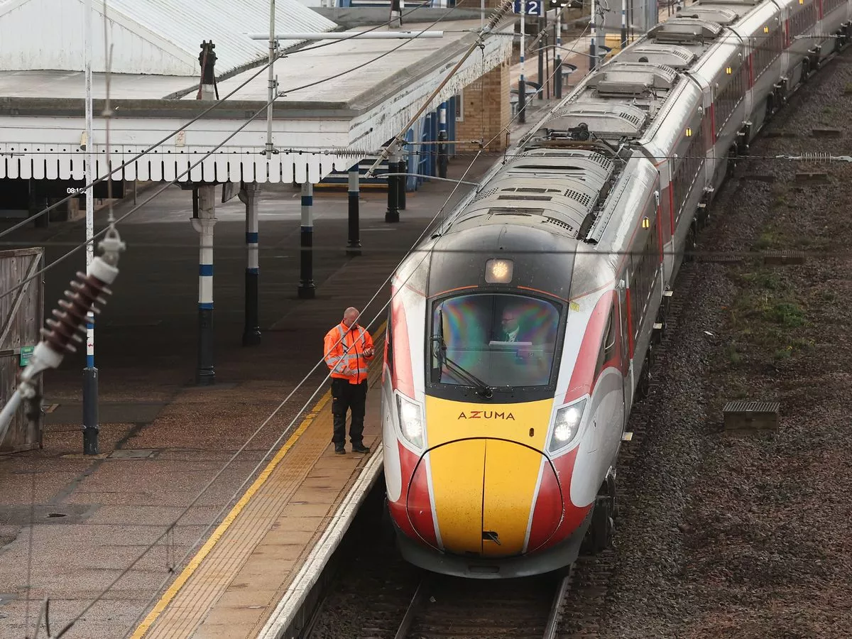 Chaos on trains as major rail operator says 'do not travel' for whole day