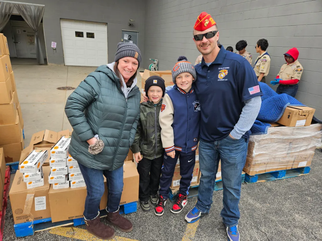 Aurora food pantry puts emphasis on veterans, distributes food boxes