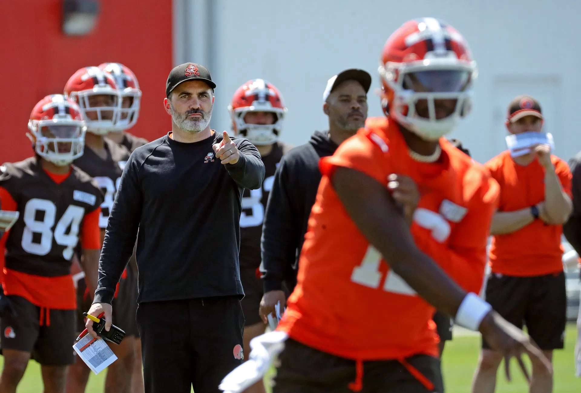 Kevin Stefanski ends Shedeur Sanders speculation with latest Browns QB decision after 27-20 loss to Jets