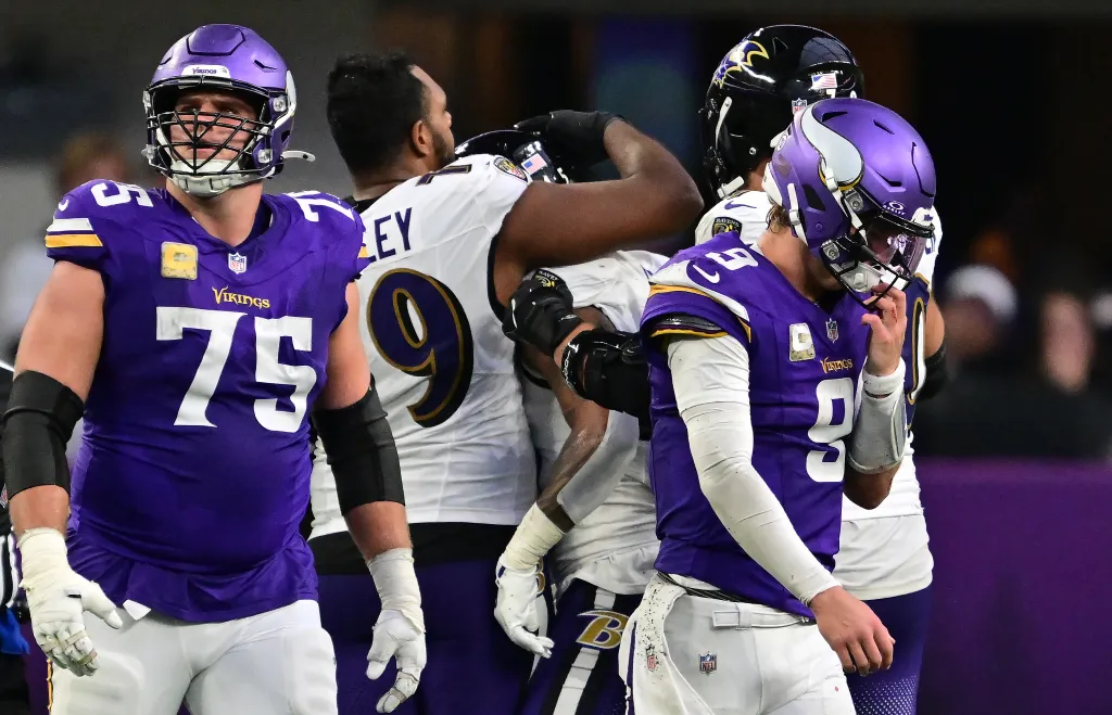 Vikings QB J.J. McCarthy struggles again