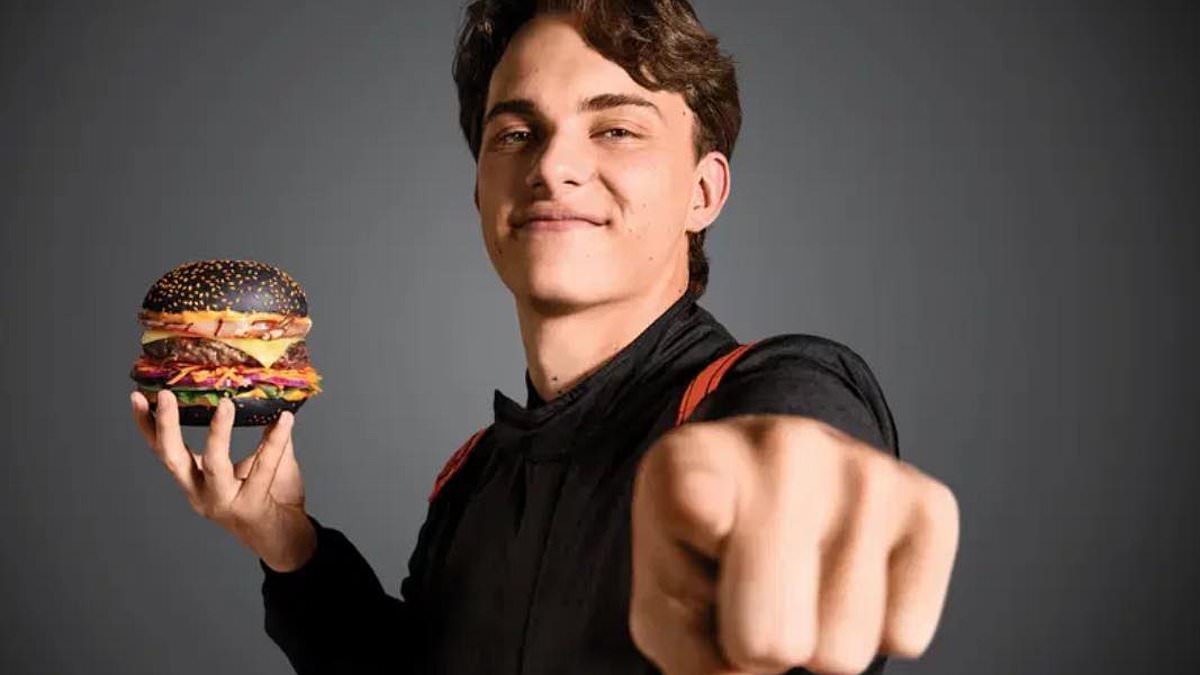 Inside the wild conspiracy theory that an Australian fast food chain is the reason Oscar Piastri's F1 world title chances are on life support