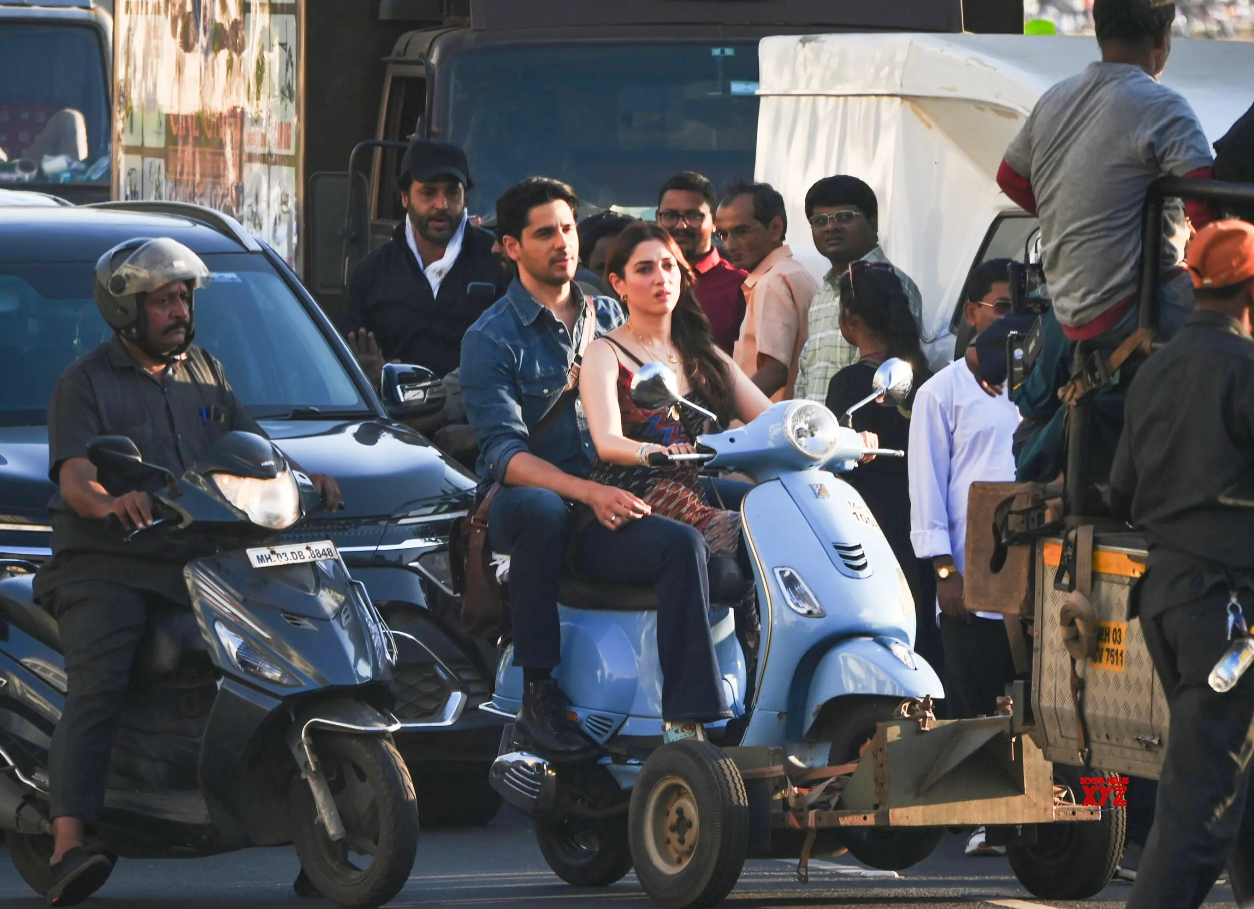 Mumbai: Tamannaah Bhatia and Sidharth Malhotra Shoot at Marine Drive #Gallery