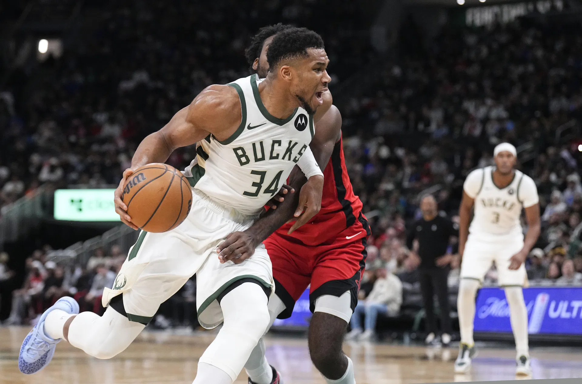 Is Giannis Antetokounmpo Playing Tonight Against Mavericks? Latest on Bucks Star's Status For Back-to-Back Amid Knee Issues (Nov. 10)