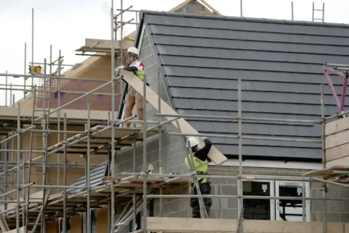 Construction industry sheds workers at steepest rate in five years