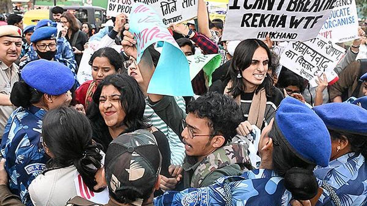 Congress slams government over detention of protesters demanding clean air