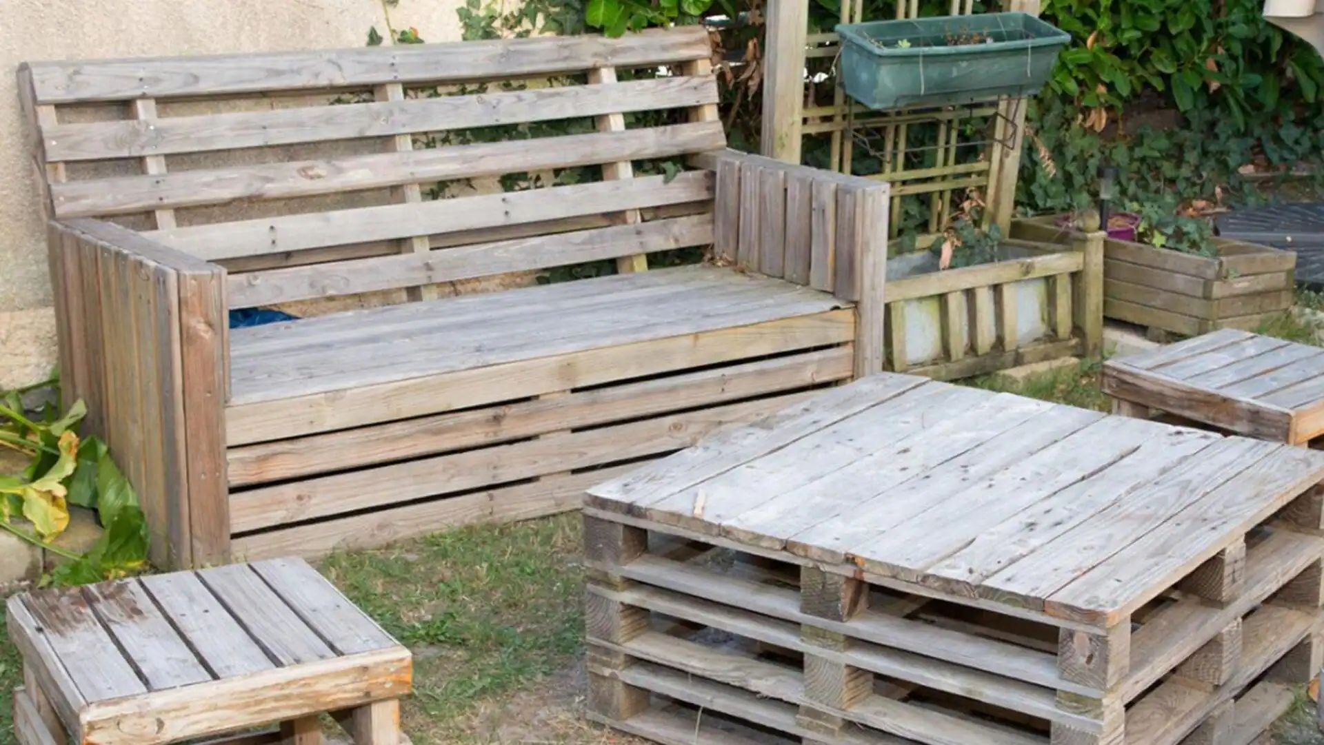 How to turn everyday objects into unique decor pieces