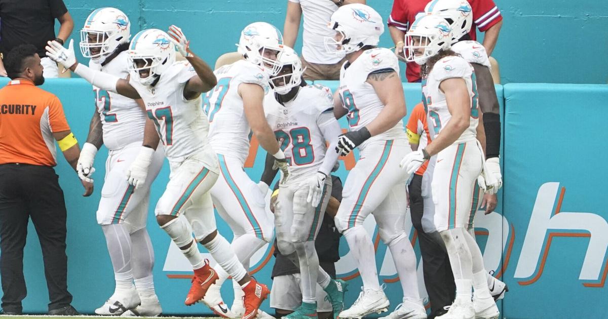 Miami feasts on missed tackles in 30-13 win over Bills