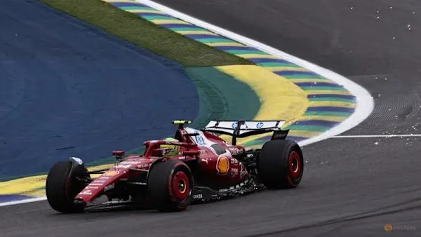 Hamilton says his Ferrari dream is also a nightmare