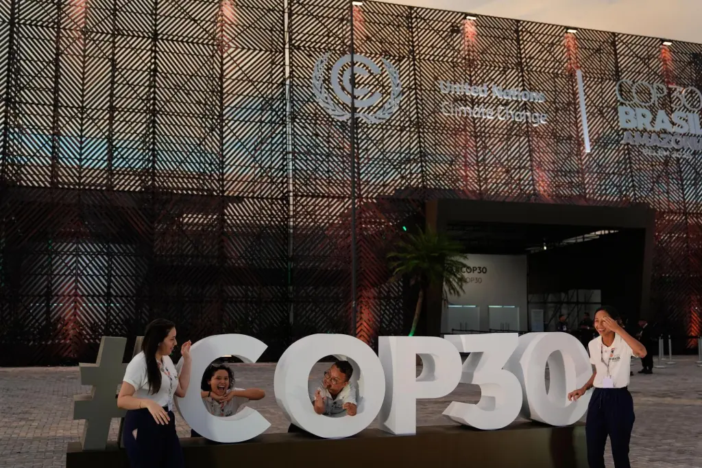 Climate talks start with call for faster action, but without the US