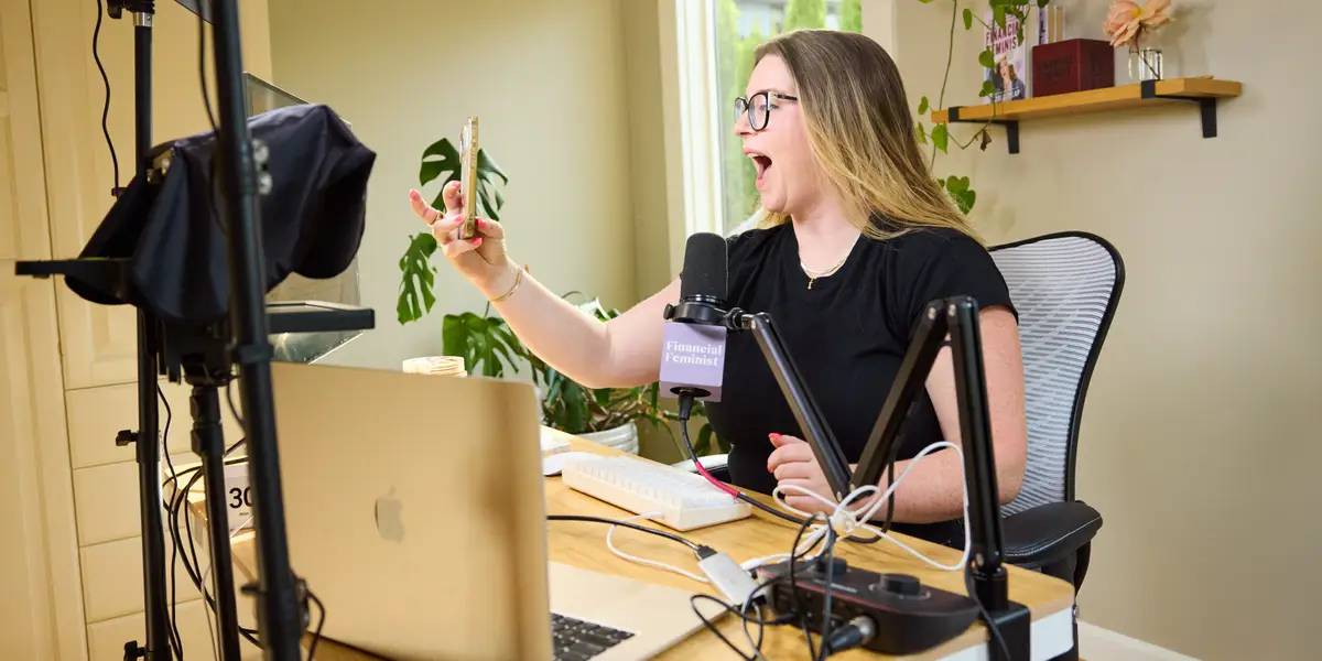 A Day in the Life of Her First 100K CEO Tori Dunlap