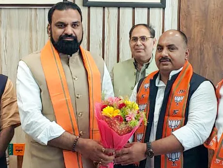 Patna: Former RJD candidate Suresh Prasad Yadav joins BJP #Gallery