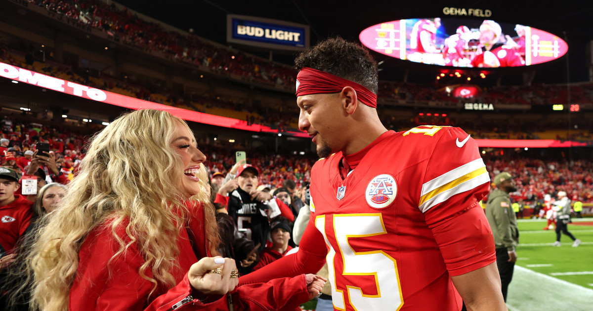 Patrick Mahomes' Mom Heartfelt Reaction To Brittany Mahomes