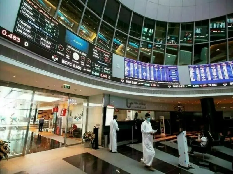 Major Gulf markets ease on weak oil, lackluster earnings