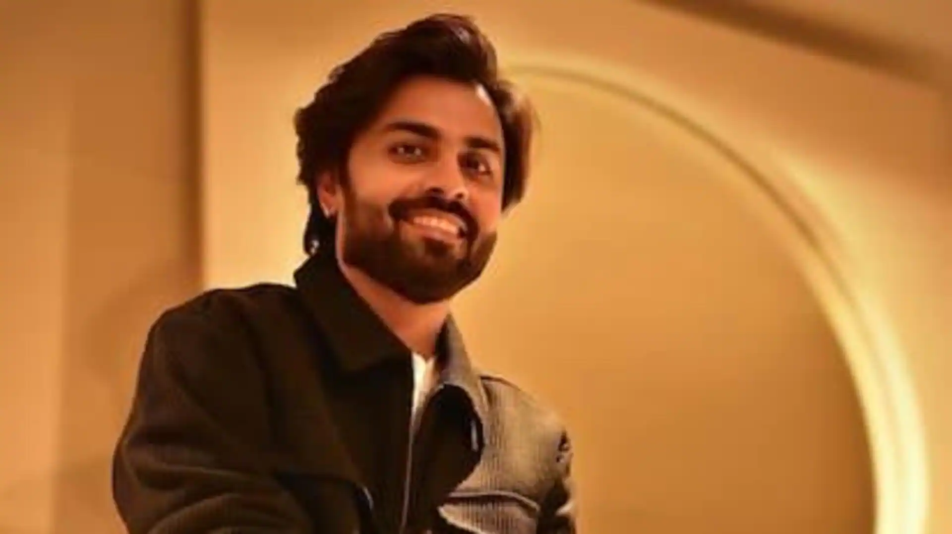 'Panchayat' star Jitendra collaborates with Pooja Bhatt for new drama