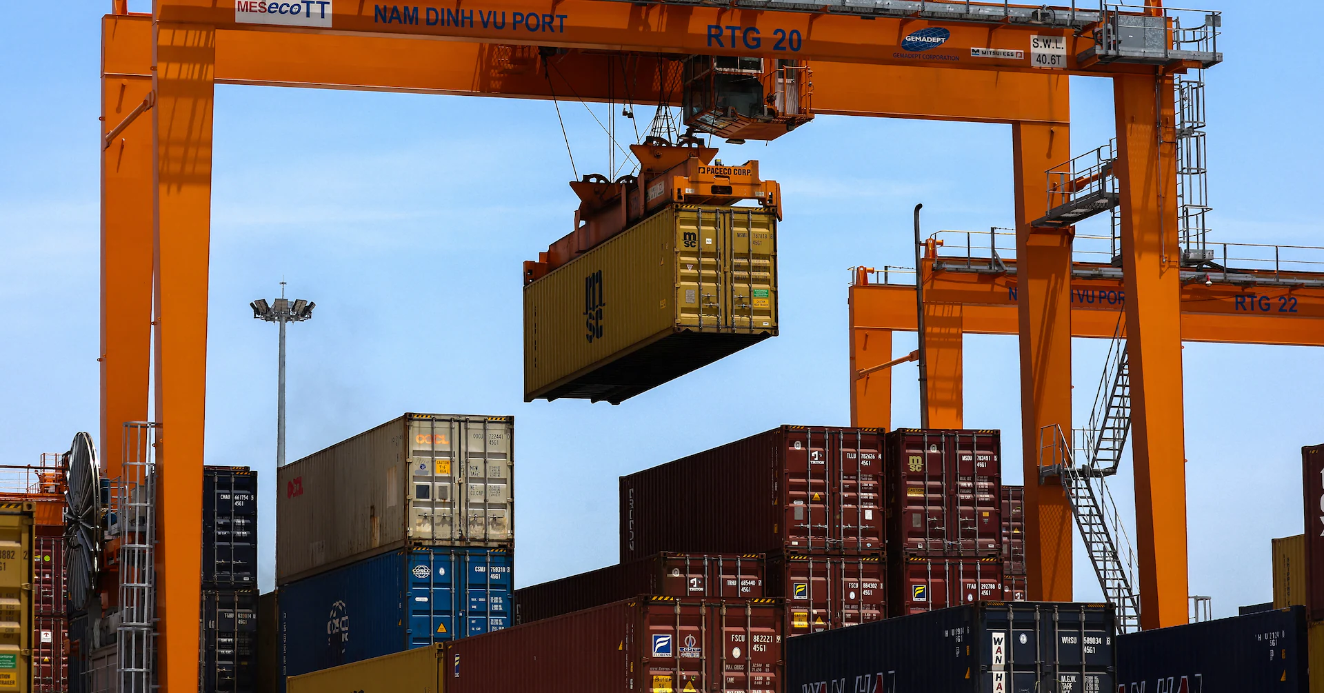 Vietnam PM says economy strong enough to cope with external shocks