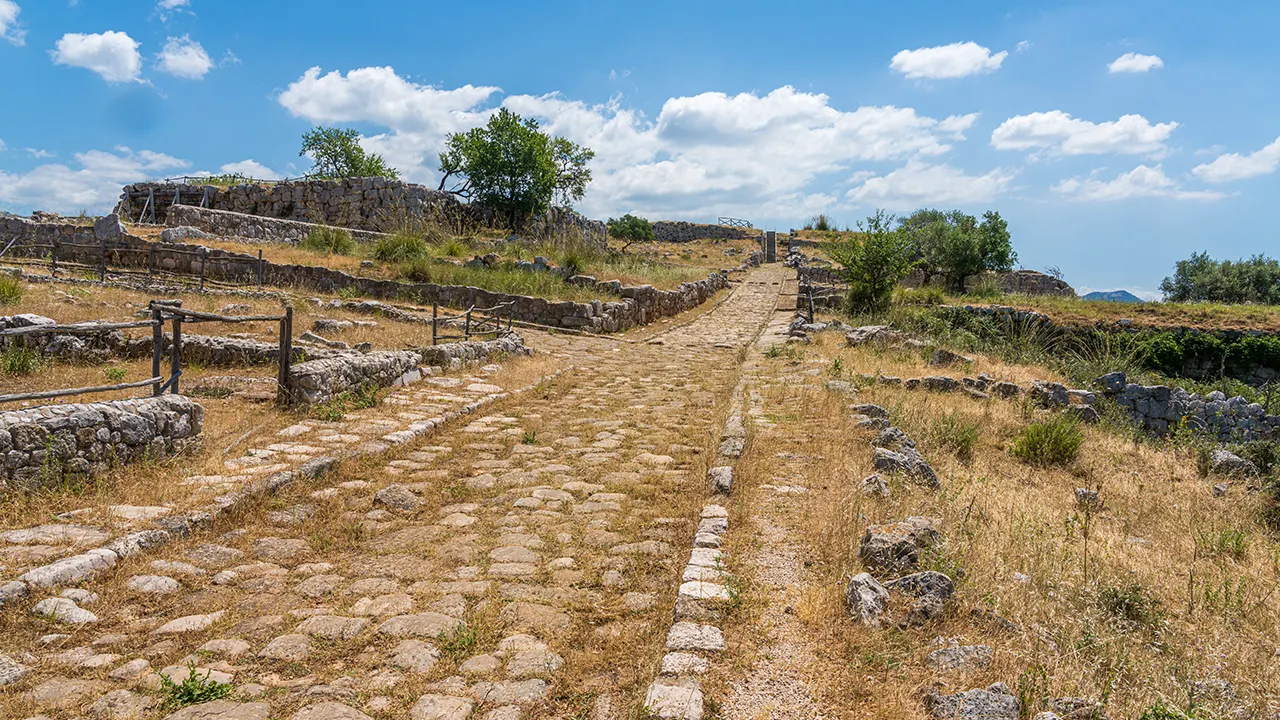 Archaeologists stunned as ancient Roman highway system resurfaces after centuries