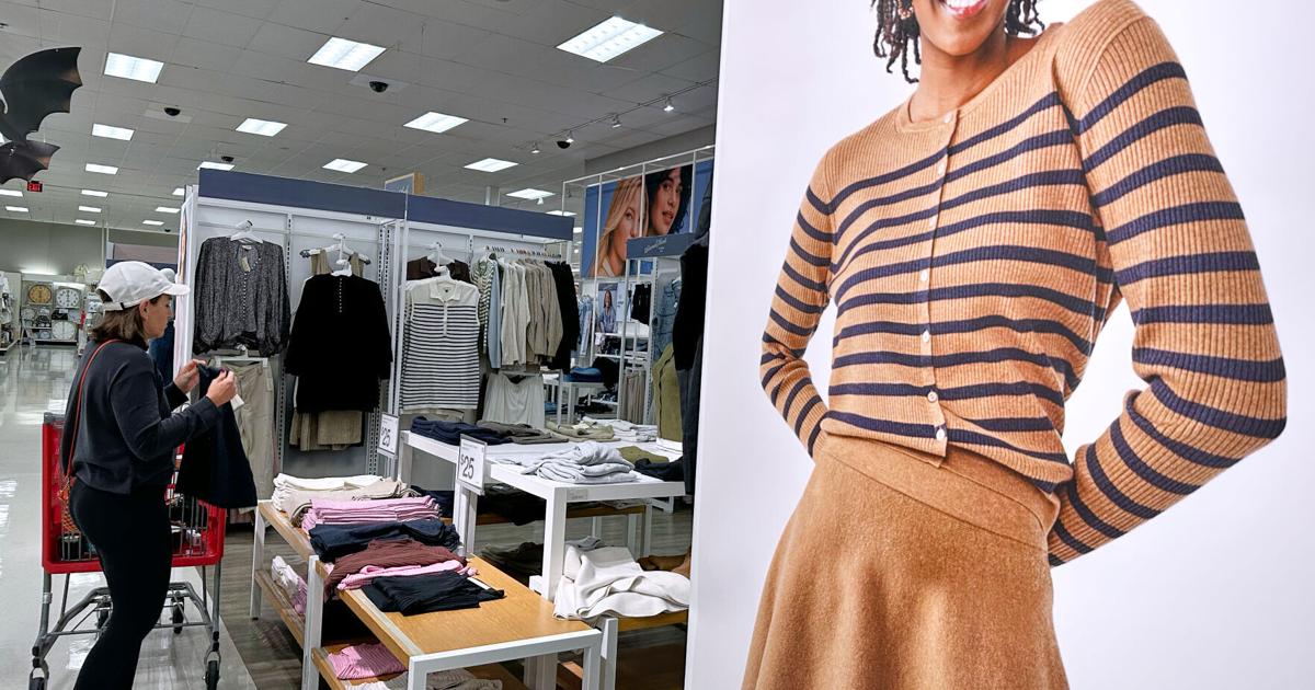 Retail Federation predicts first $1 trillion holiday shopping season