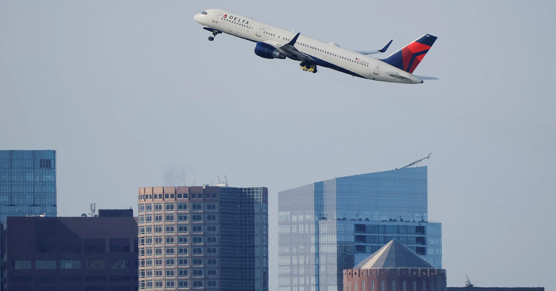 Explainer: When will US air travel be back to normal? Not this week
