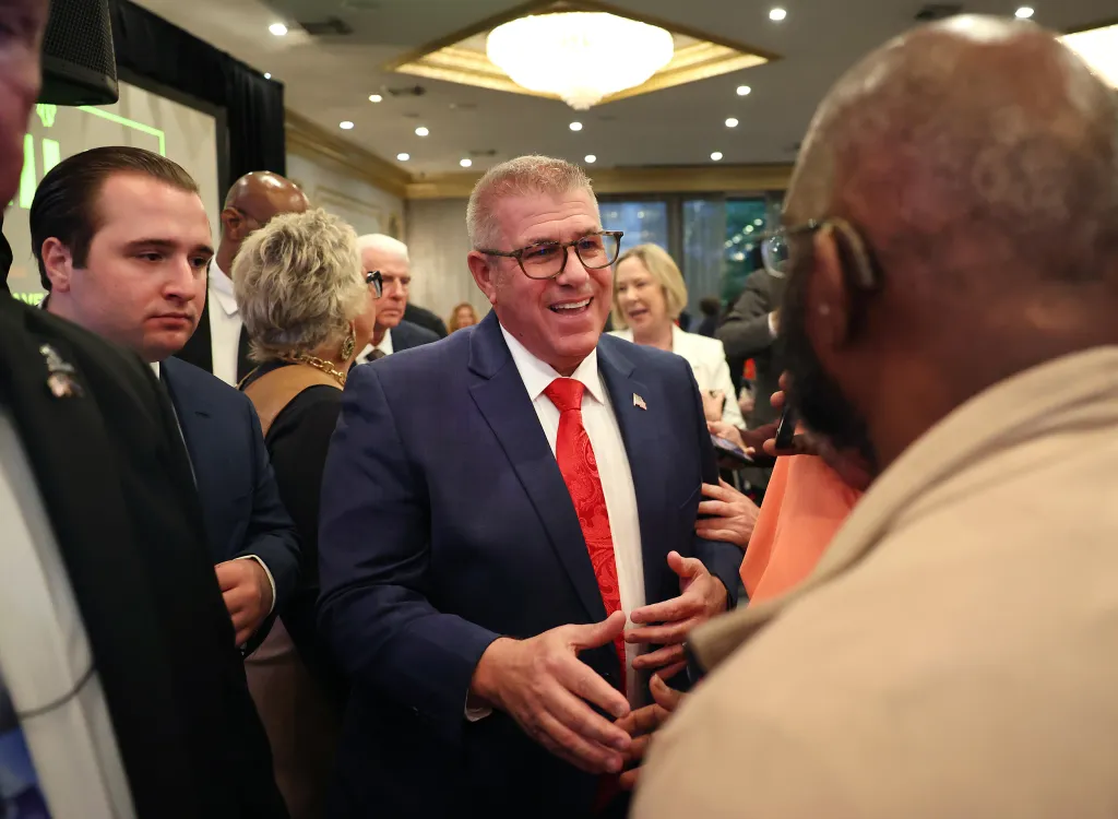 Darren Bailey to stay in Illinois governor race after fatal crash