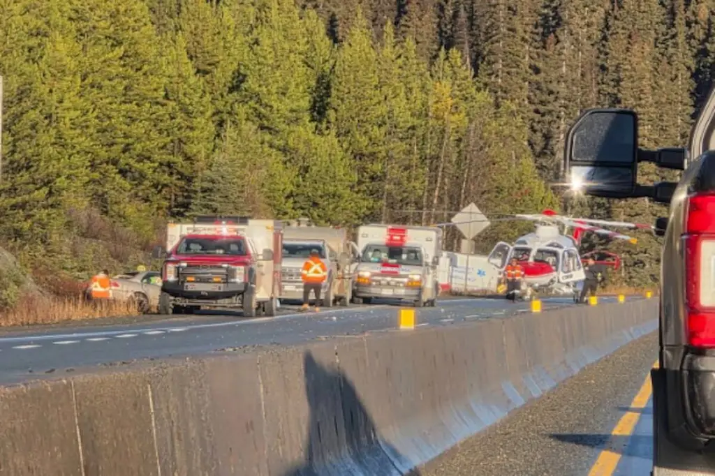 Kamloops man dies after collision with semi-truck on Highway 5 near Merritt