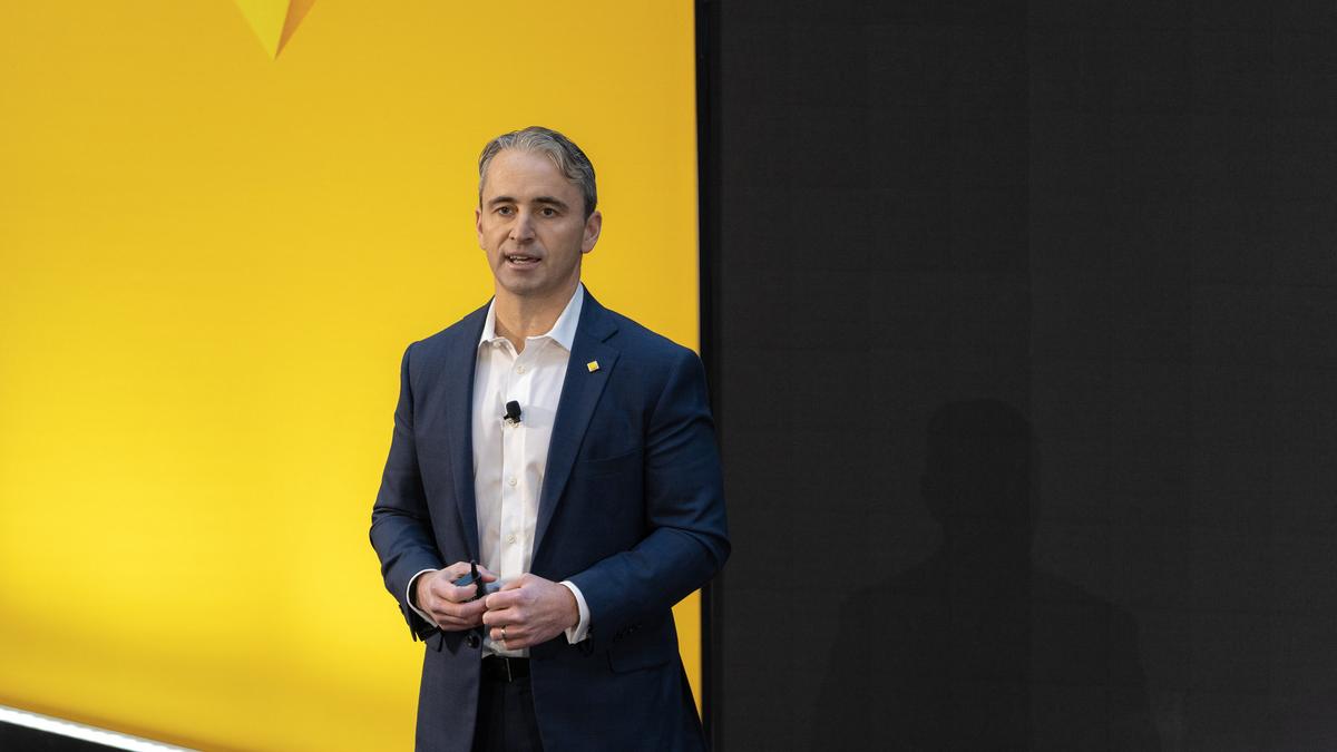 Commonwealth Bank posts strong customer, home loan growth, profit flat