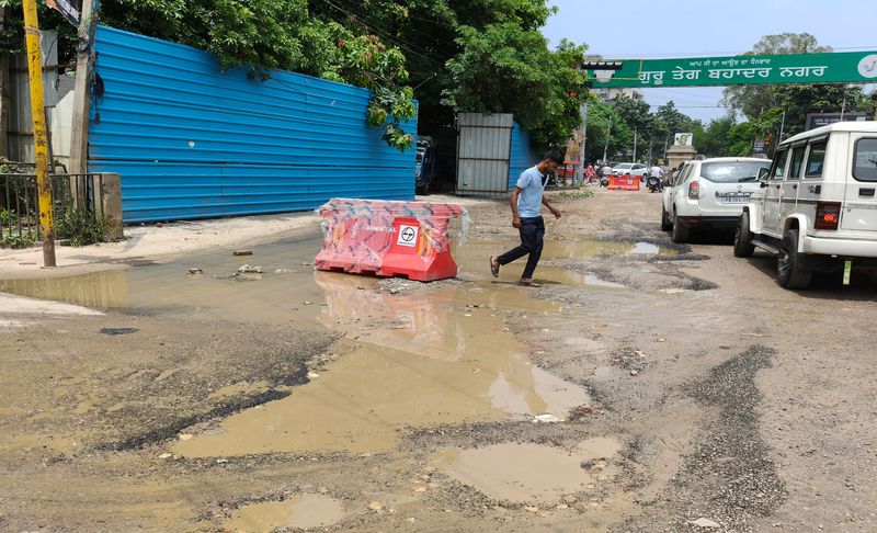 Road, sewage works take a backseat as MC beautifies walls, chowks - The Tribune