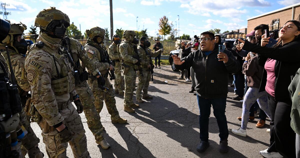 A front-row seat to Trump's deportation machine in Chicago