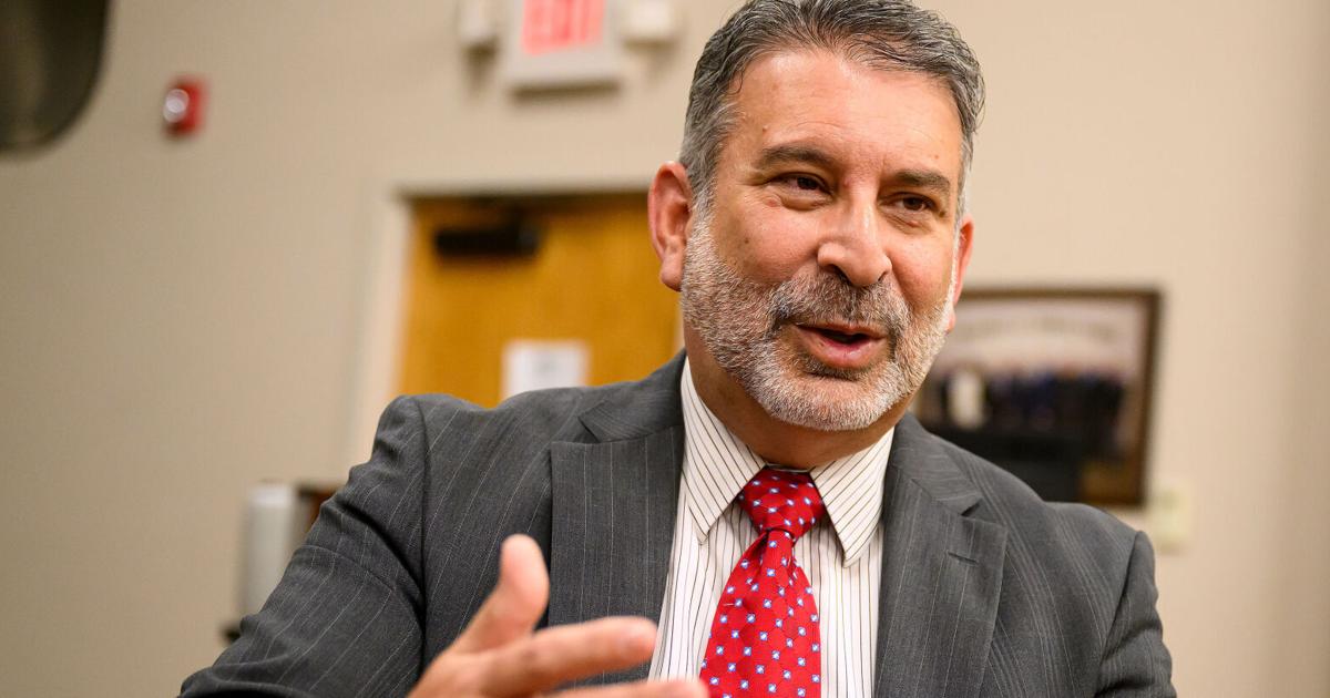 Sioux City Superintendent Juan Córdova placed on administrative leave