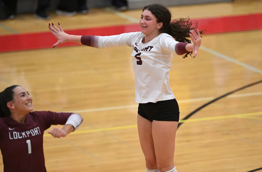 Emma Consigny sparks Lockport back to state