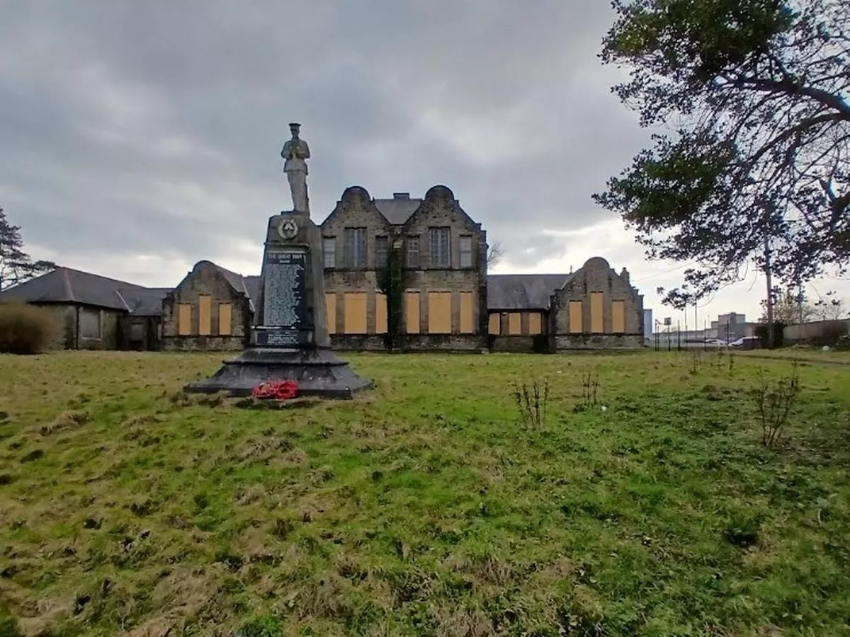 Plan to convert former Anglesey school into hotel and wedding venue approved