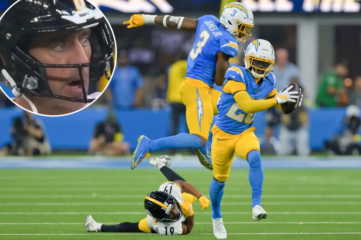 Aaron Rodgers appears to drop F-bomb over Steelers receiver's miscue