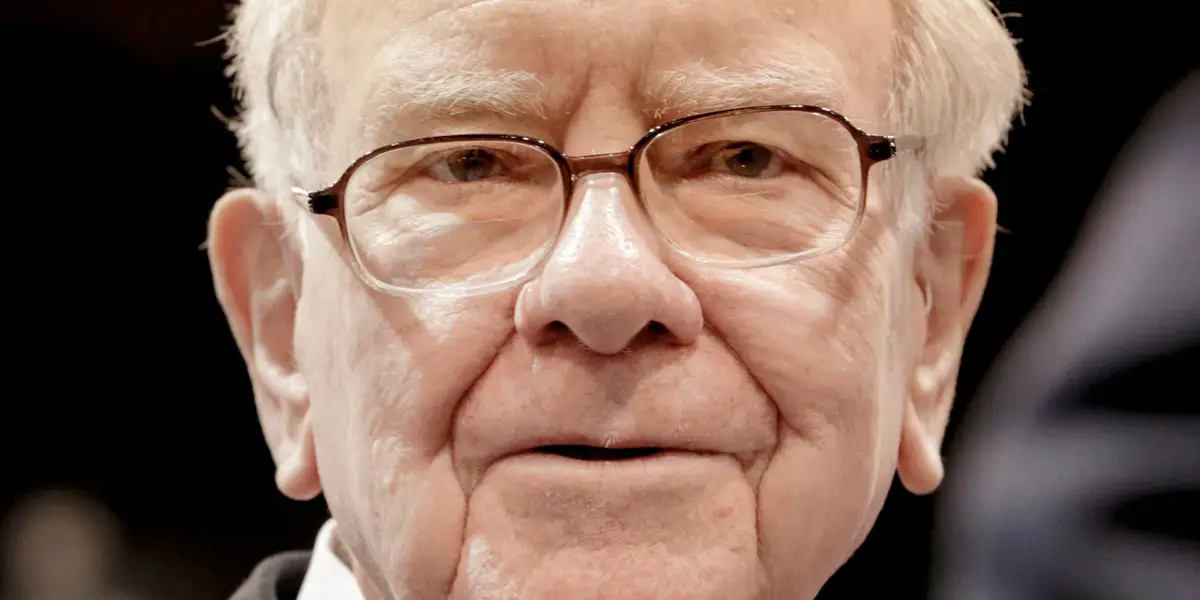 Warren Buffett Says He'll Keep Writing a Yearly Letter and Hold Stock