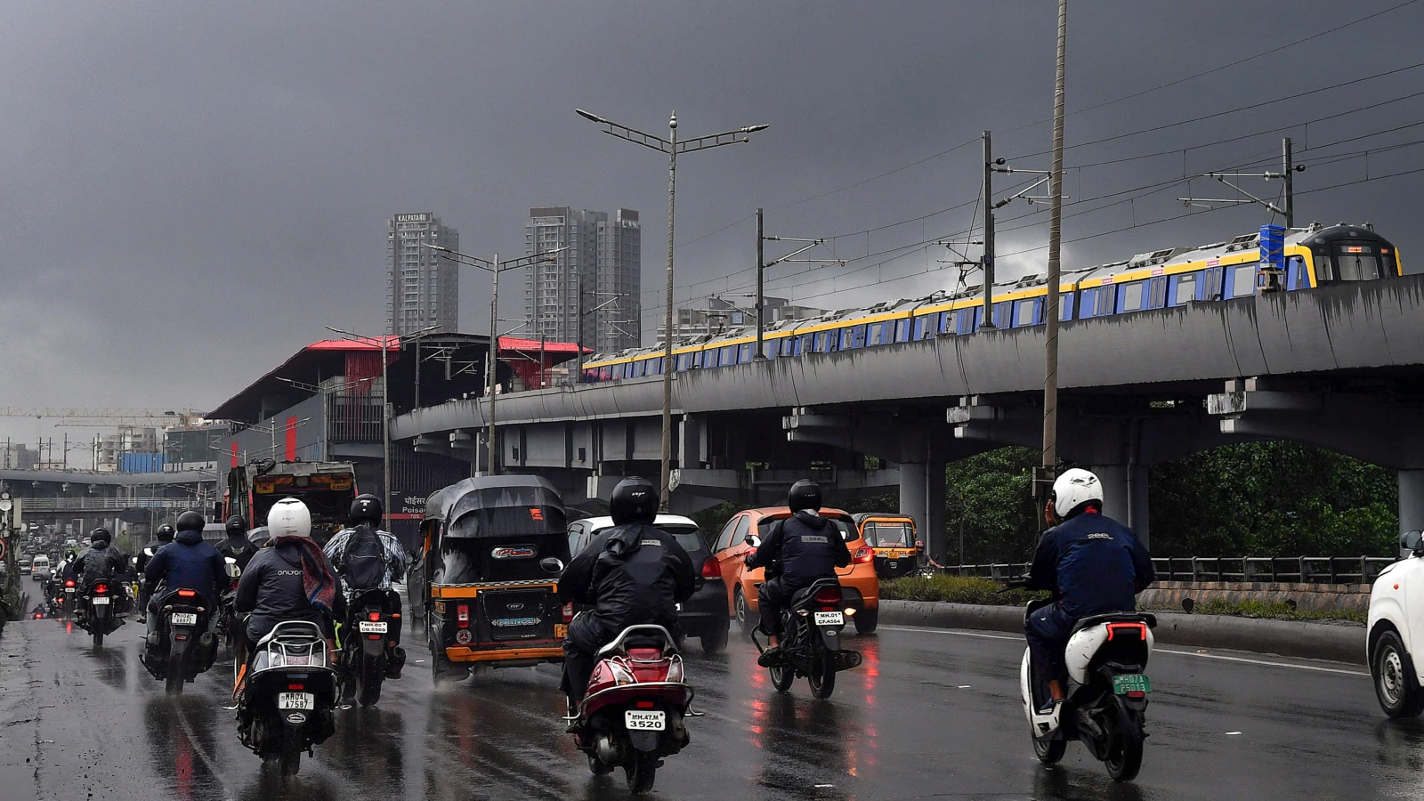 Yellow Alert Issued For Mumbai, Thane, Pune, Other Districts; IMD Warns Of Rain In Next 3 Hours