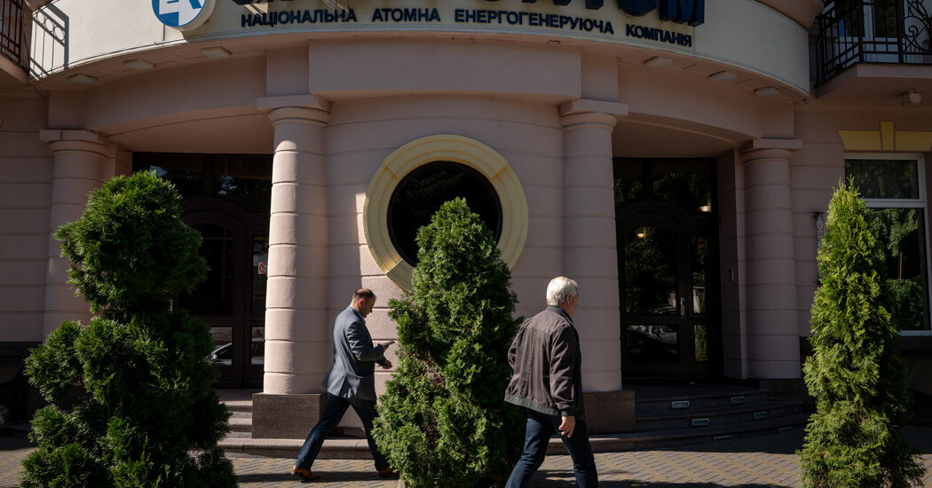 Ukraine’s Anti-Corruption Agencies Push Back Despite Zelensky Pressure