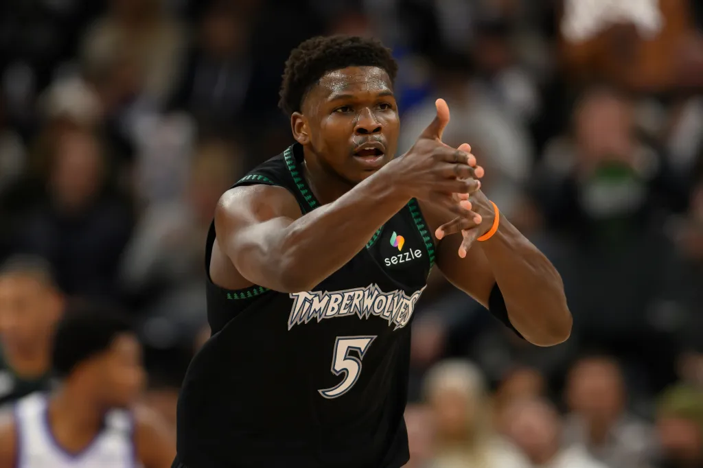 Wolves run away from Jazz in 3rd quarter